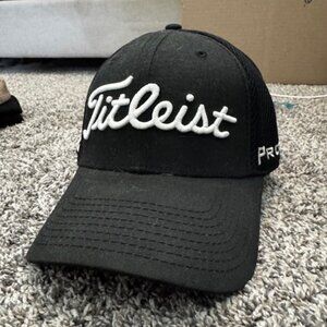 Titelist Tour Performance Mesh Black White